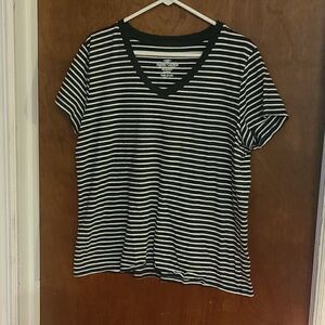XL Faded Glory Short Sleeve Black and White Top